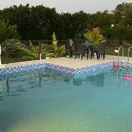 The Singh Farm Cosy Private Pool Farm Villa 古尔冈 外观 照片