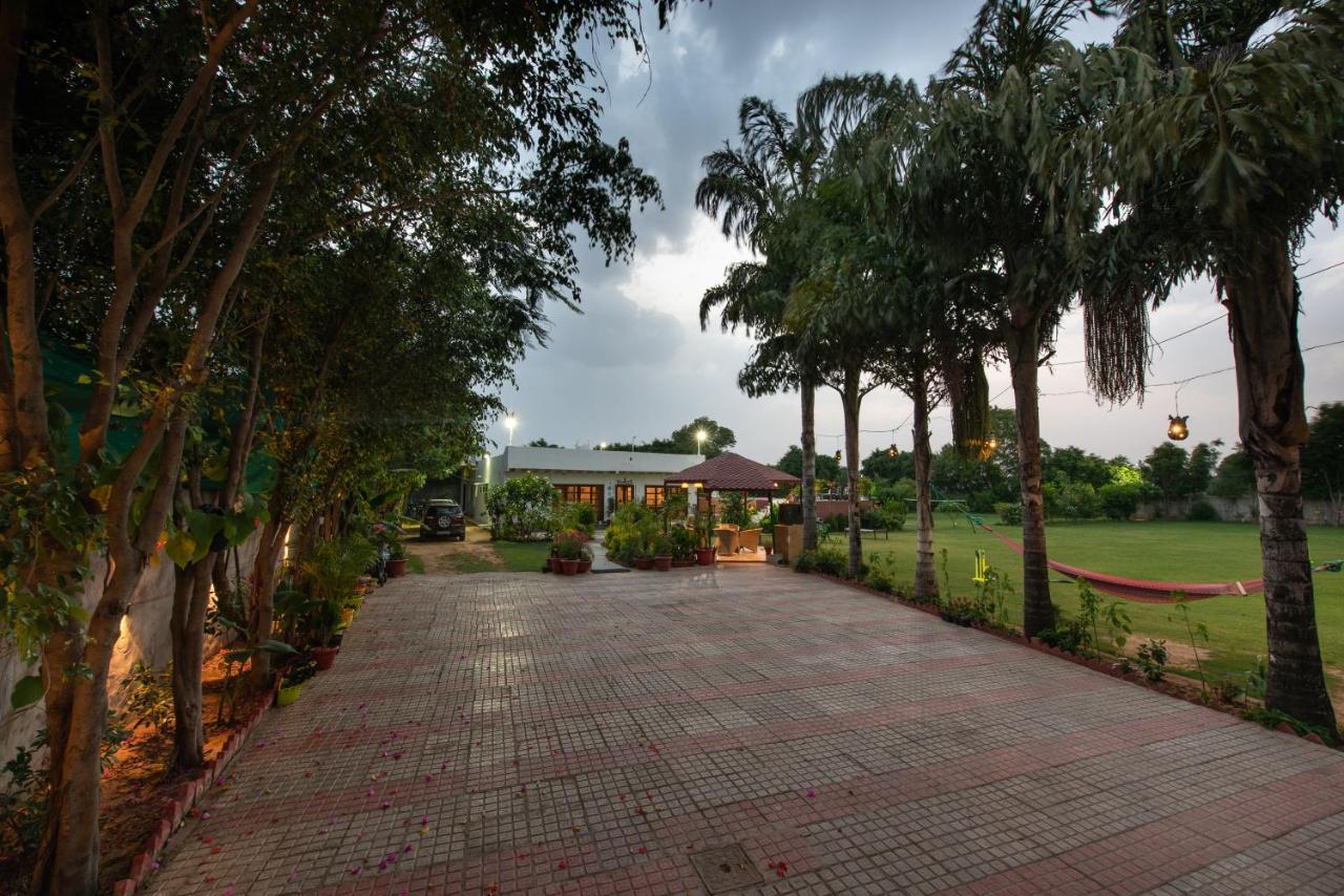 The Singh Farm Cosy Private Pool Farm Villa 古尔冈 外观 照片