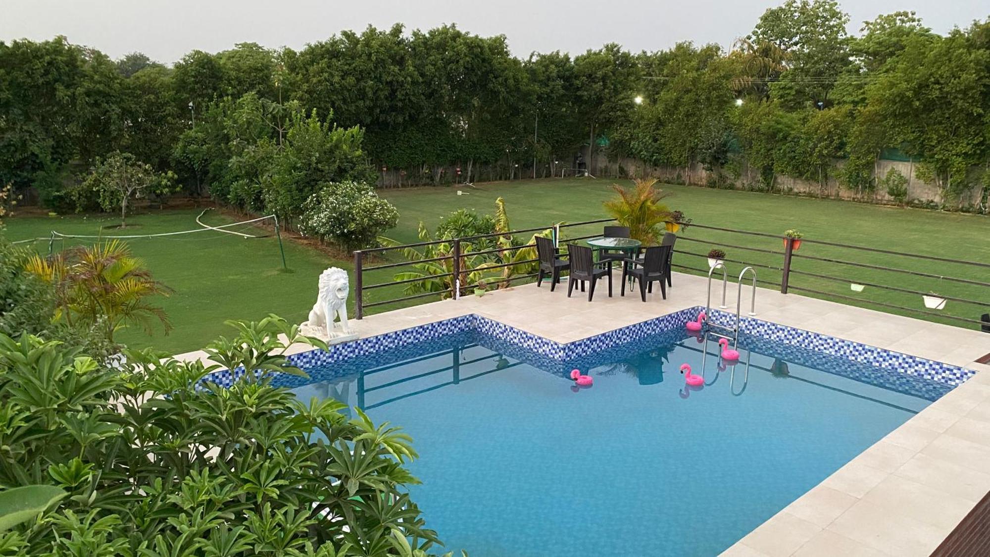The Singh Farm Cosy Private Pool Farm Villa 古尔冈 外观 照片
